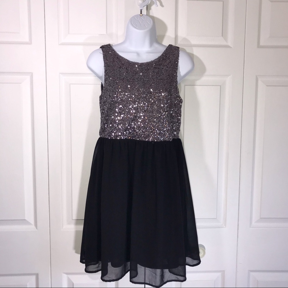 Pinky Party Dress Sparkly Top Black Skirt size Small